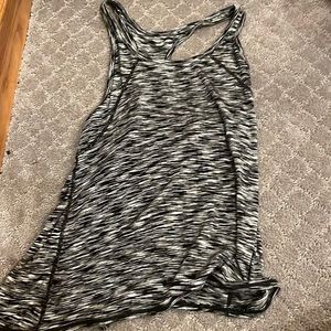 Zella girls activewear tank top. Super soft and silky material.